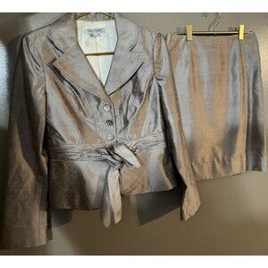 Kay Unger New York Silk Gold Skirt Suit Blazer Size 4 Skirt Size 2